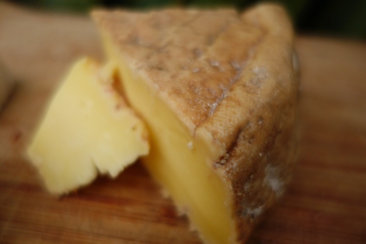 Kinzett Creek is a delicious cheese to nibble with a malty ale or a rich white wine.